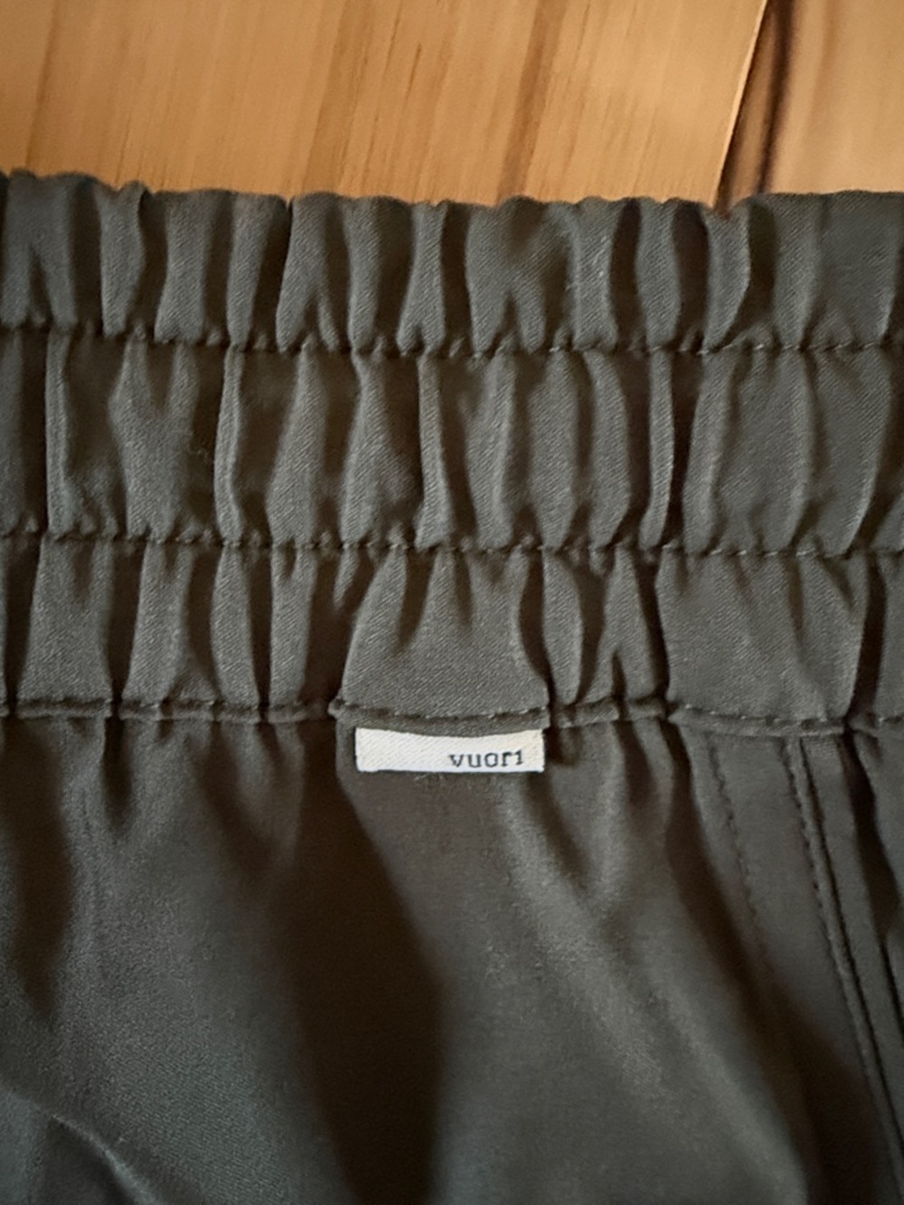 Vuori Olive Green Drawstring Ankle Joggers - Picture 3 of 5